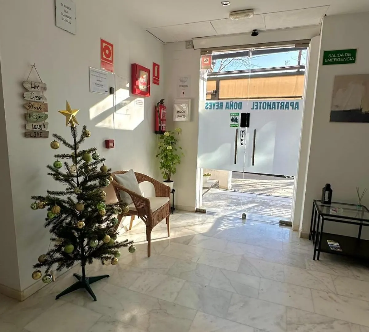Apartahotel Doña Reyes Chipiona